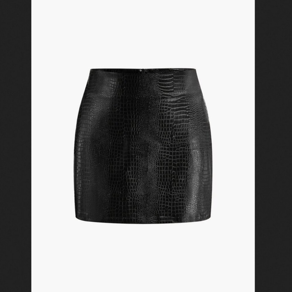 Commense Black Textured Mini Skirt